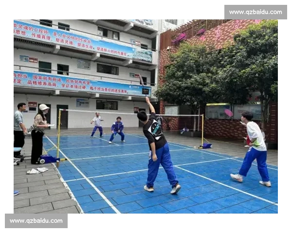 青春挥拍展风采校园羽毛球比赛激战正酣通讯报道彰显拼搏精神与团队力量